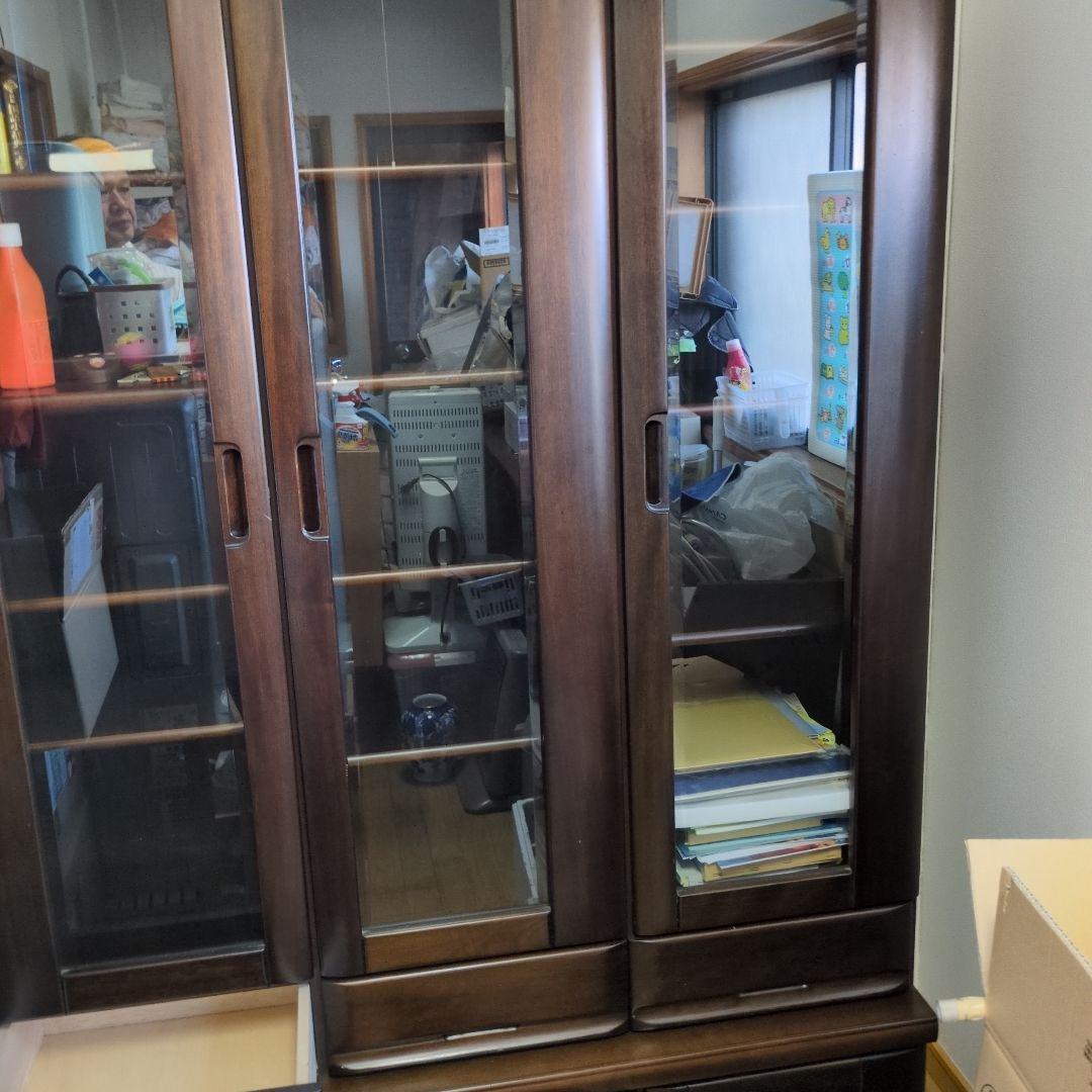 【早くお譲りします、送料のみです】木製本棚 ガラス扉付き ダークブラウン