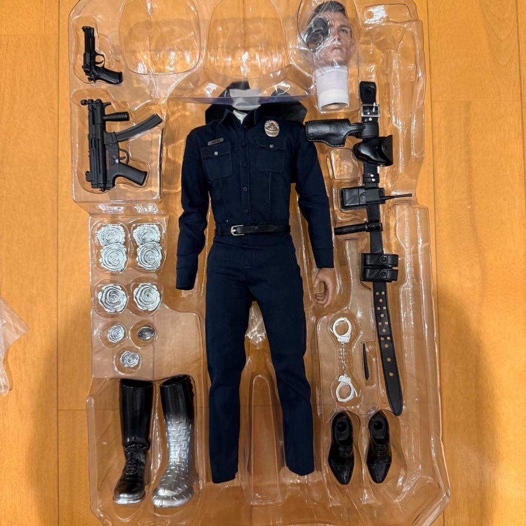 ホットトイズ T-1000 ターミネーター2 1/6 ムービーマスターピース