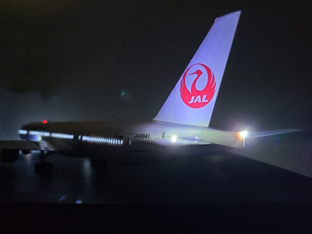 JAL ボーイング 777 - 300er LED仕様 完成品