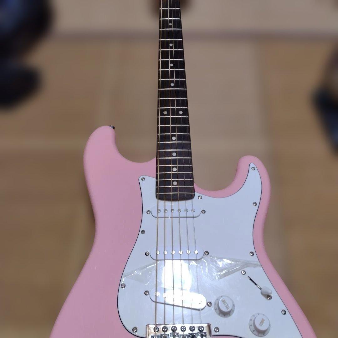 美品　SELDER エレキギター ピンク　 ストラト　ソフトケ−ス付き