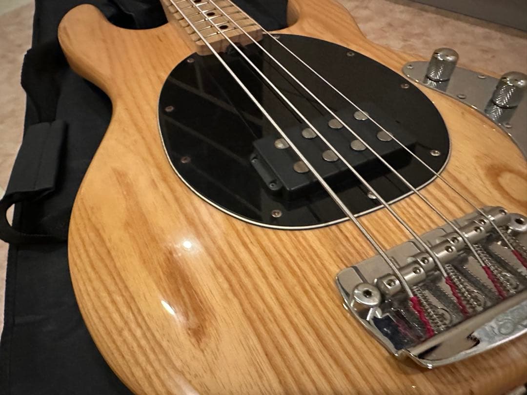 Sterling by Musicman Ray34 StingRay 4弦