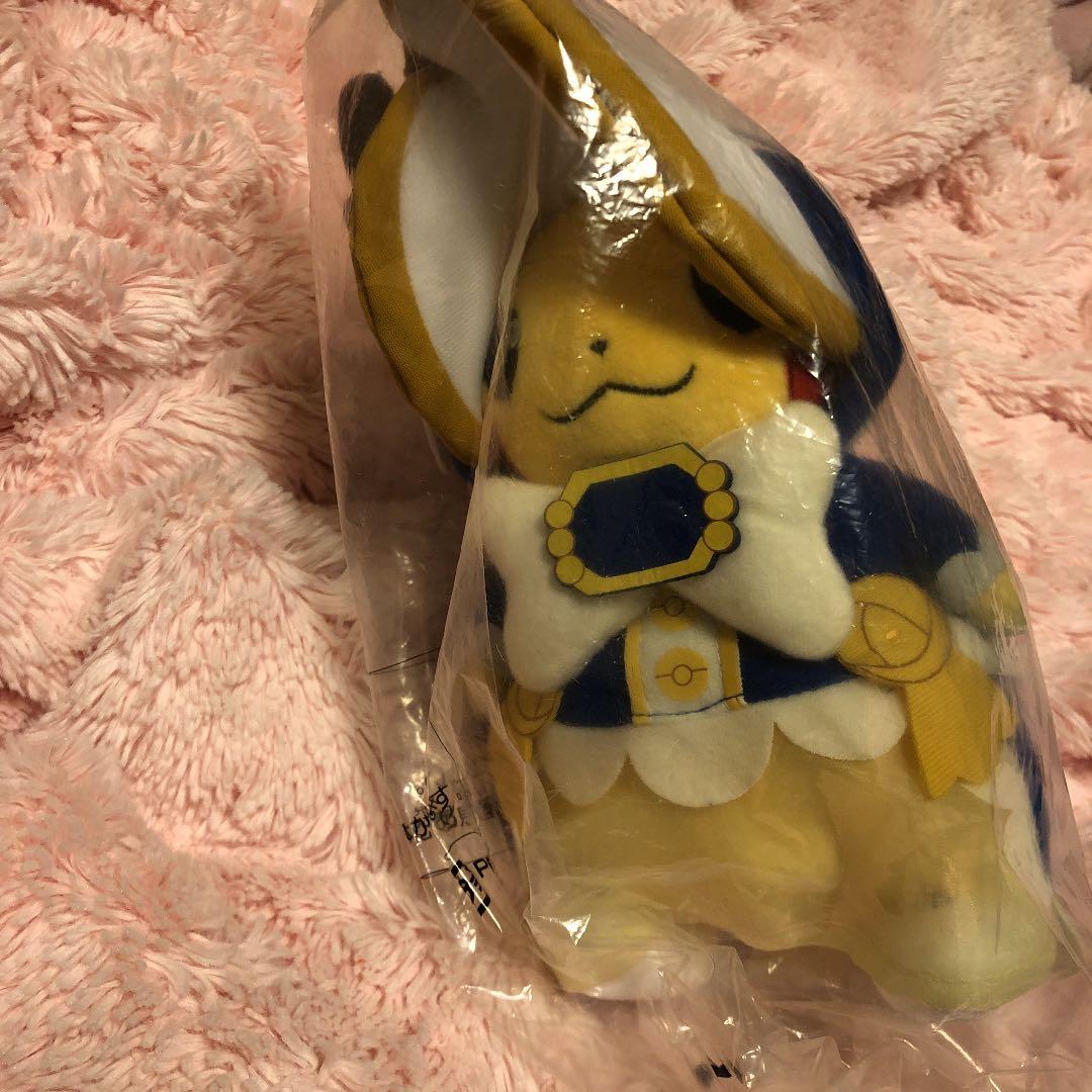 ポケモンセンター　マダムピカチュウ ぬいぐるみ