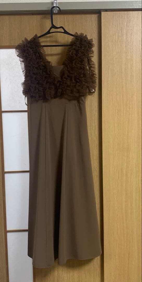 atloチュールベスト付きブラウンドレス　ネックレスつき