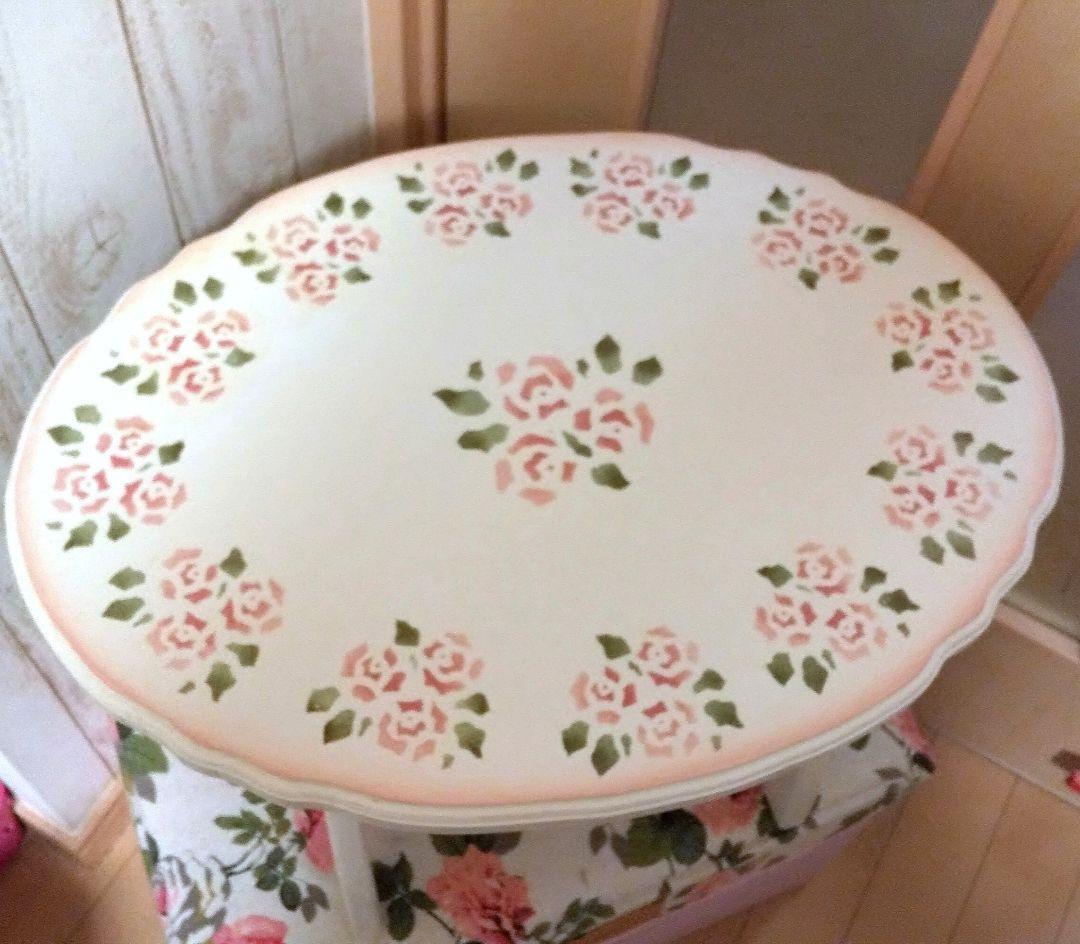 薔薇柄ペイントとピンクのグラデーションのミニカフェテーブルH30cm　楕円形