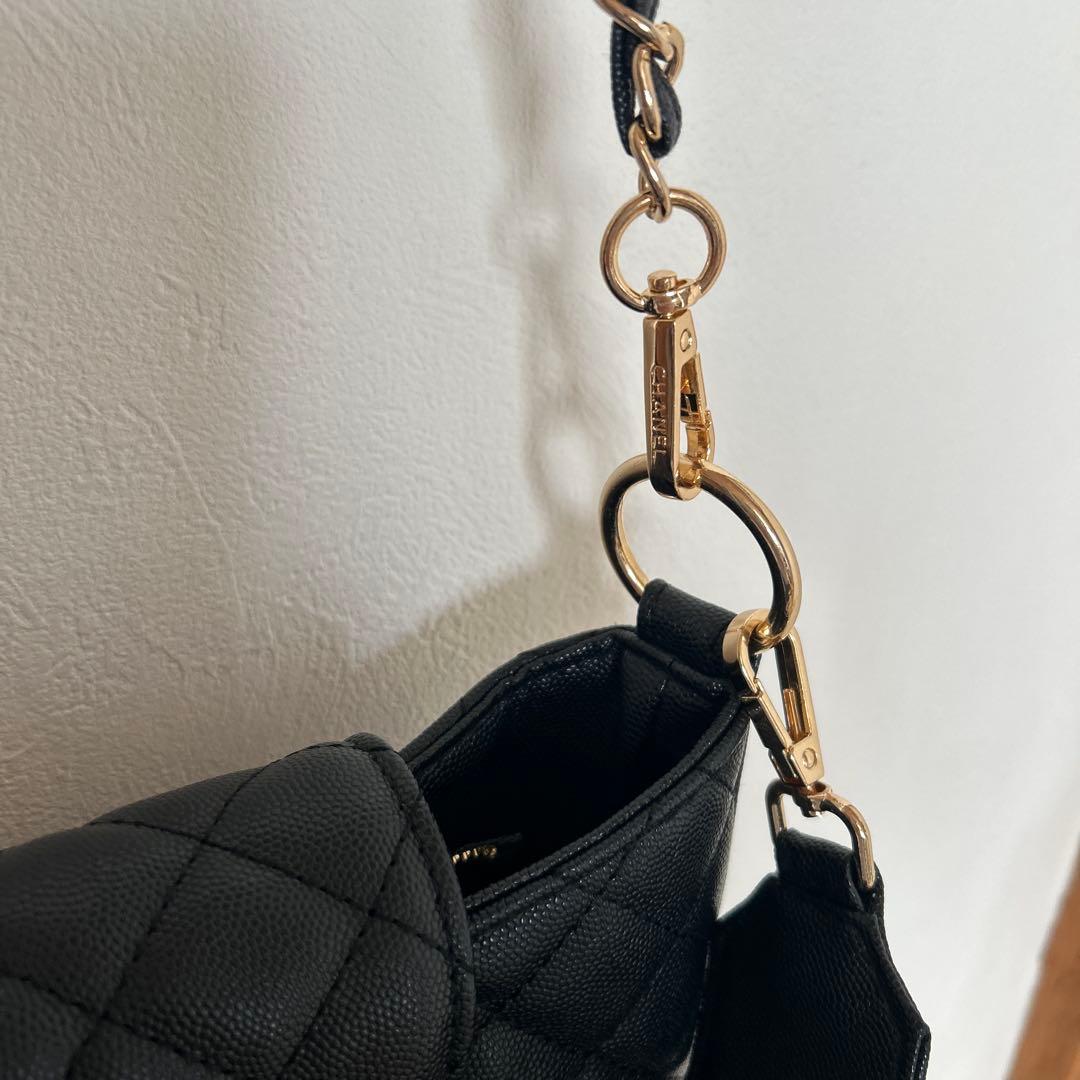 ブラックショルダーバッグ　ノベルティ　CHANEL
