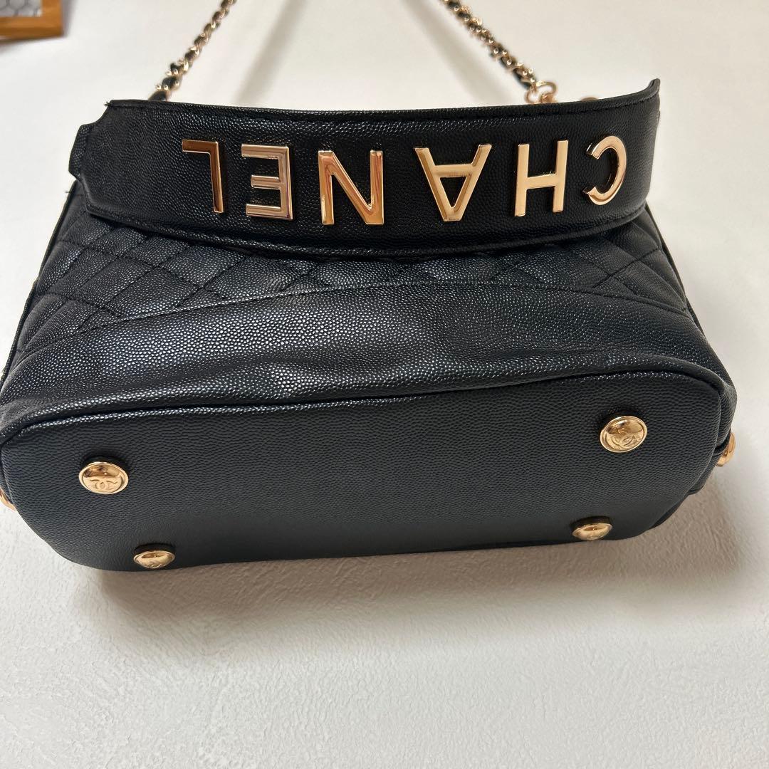 ブラックショルダーバッグ　ノベルティ　CHANEL