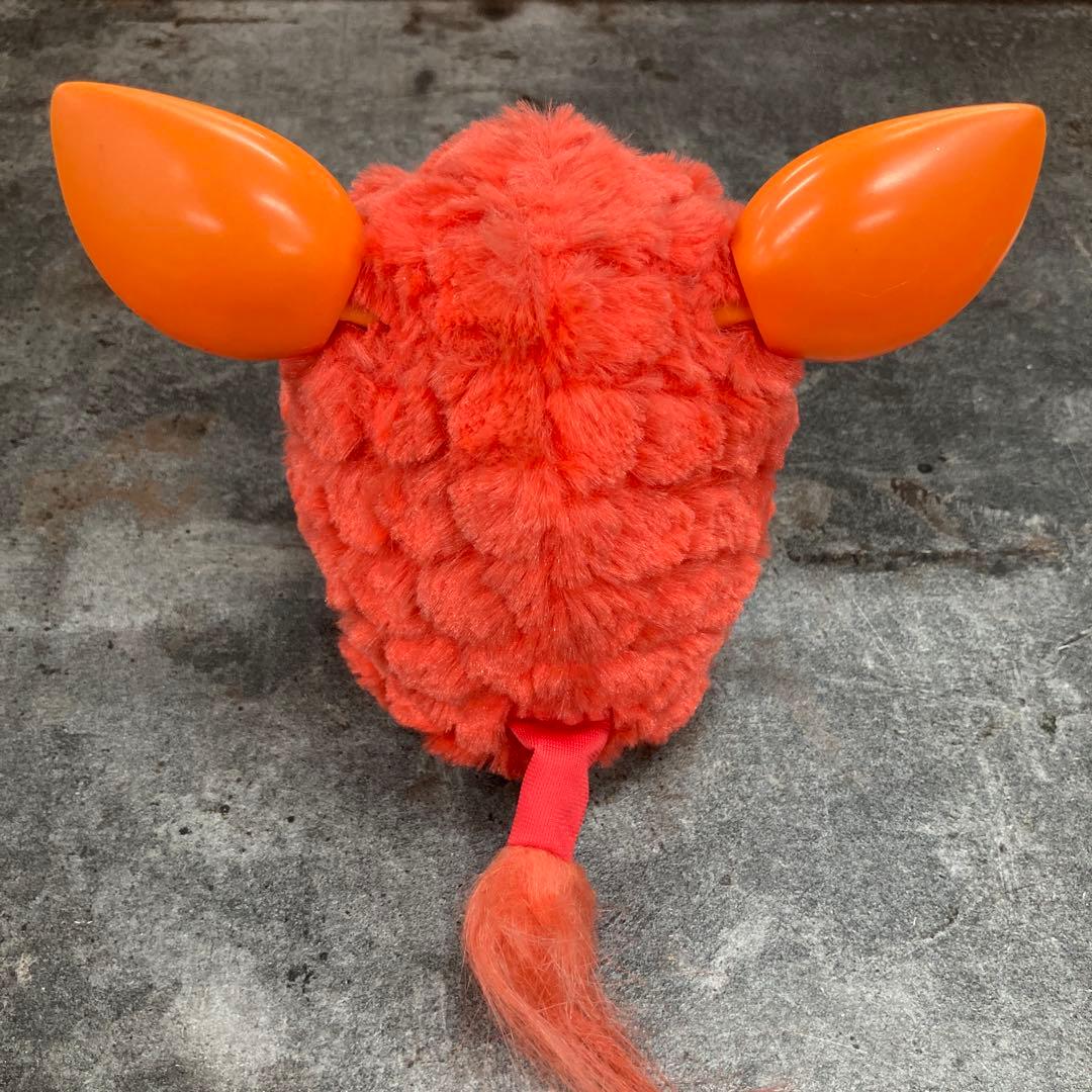 ファービー　マシュマロホワイト　アップルレッド