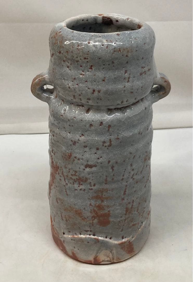 B189b 山田正和造　「鼠志野耳付花瓶」共箱　陶歴紙有　白山窯　花道具茶道具