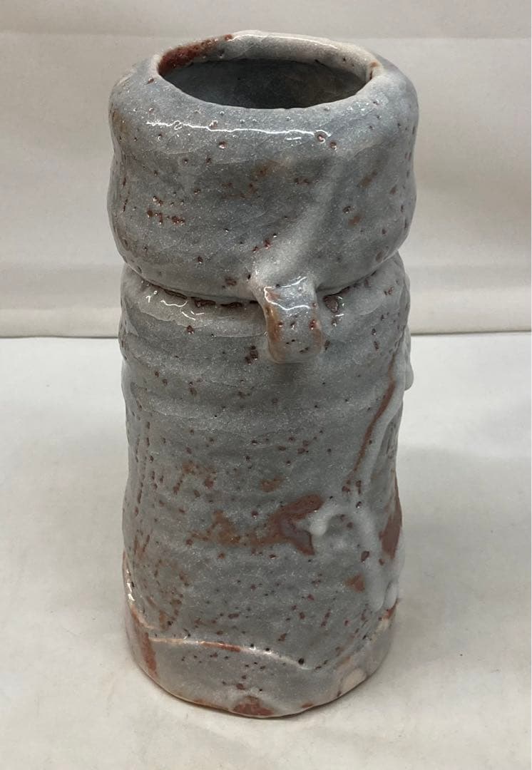 B189b 山田正和造　「鼠志野耳付花瓶」共箱　陶歴紙有　白山窯　花道具茶道具