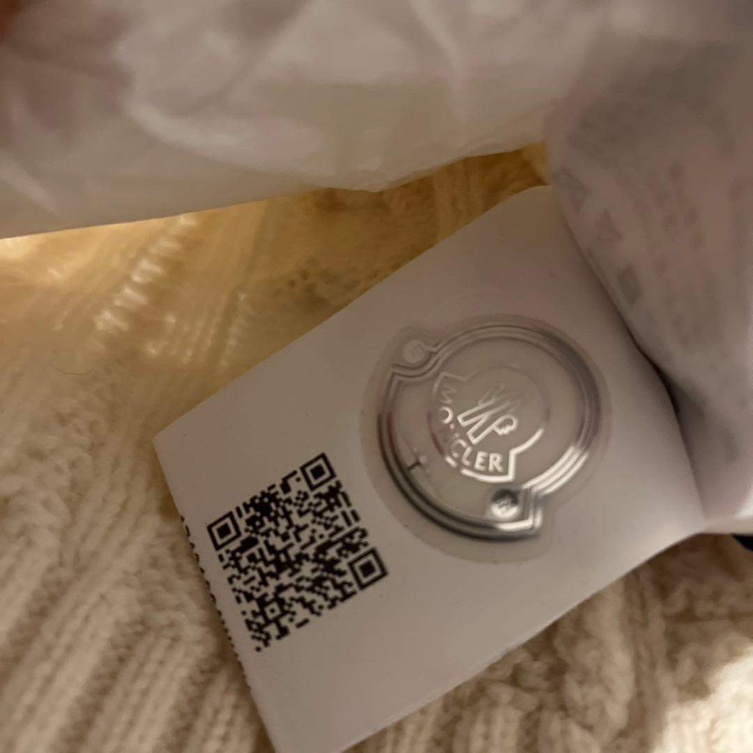 モンクレールケーブル編みニット帽子ホワイト美品