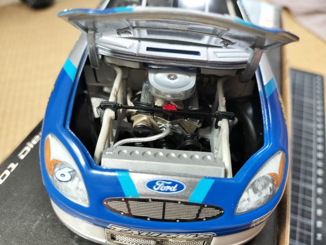 1/24 ナスカー　フォード　トーラス ＦＯＲＤ NASCAR　VIAGRA