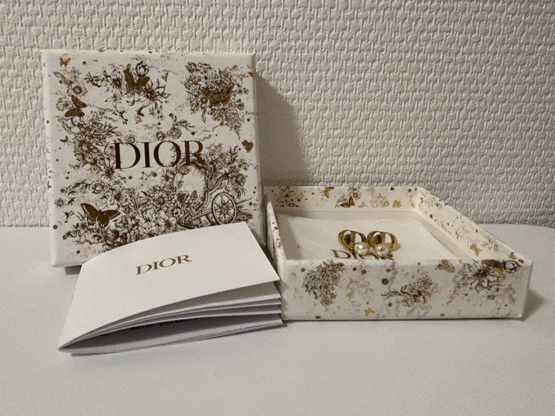 Dior Petit CD ピアス ゴールド