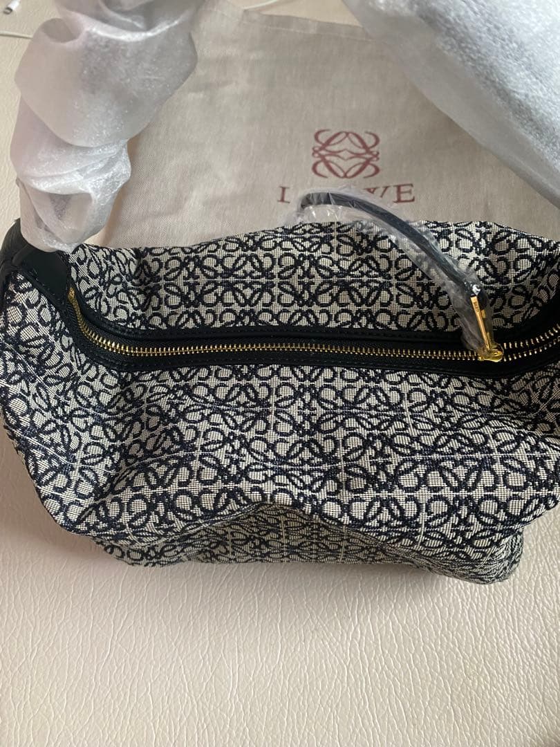 LOEWE ロゴパターン ショルダーバッグ