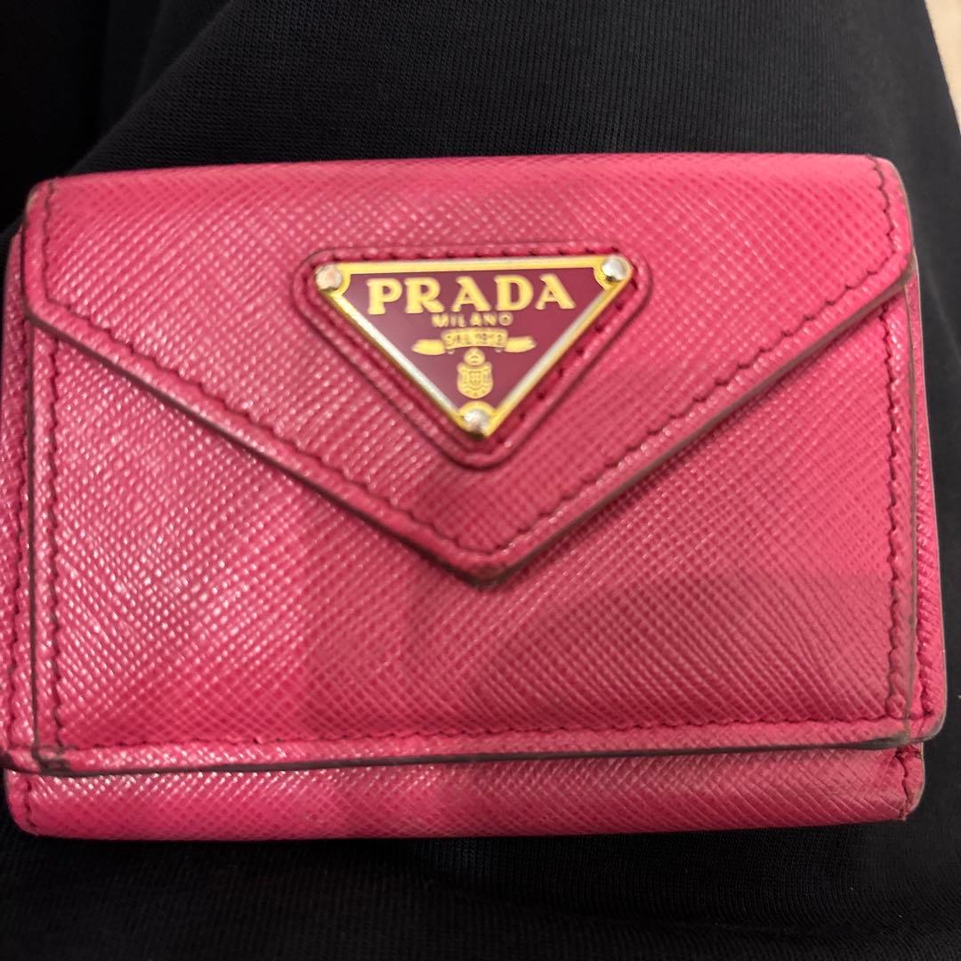 PRADA ピンク 三つ折り財布