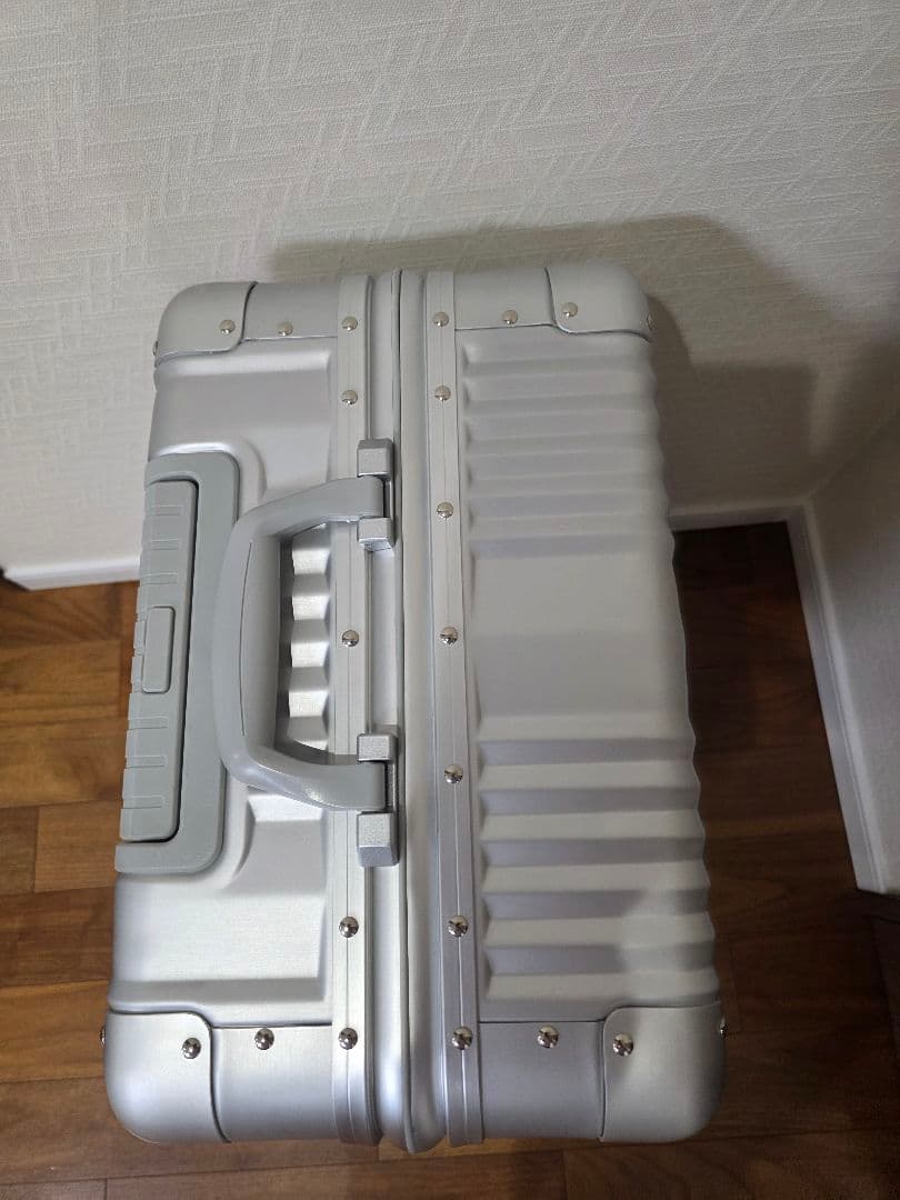 メルセデスベンツ アルミスーツケース