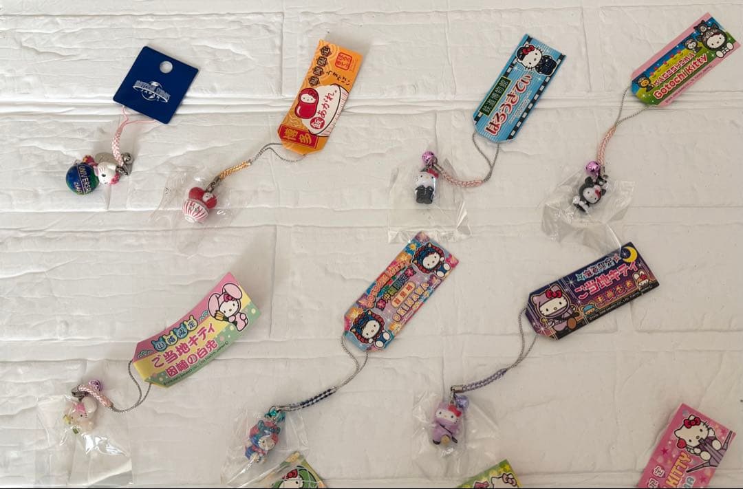 ハローキティ ご当地キティストラップ13個セット（バラ売り不可）MIX