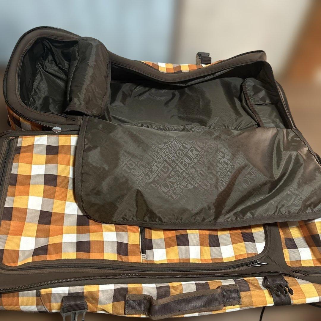 BURTON 大型キャリーバック　大容量　ソフトケース