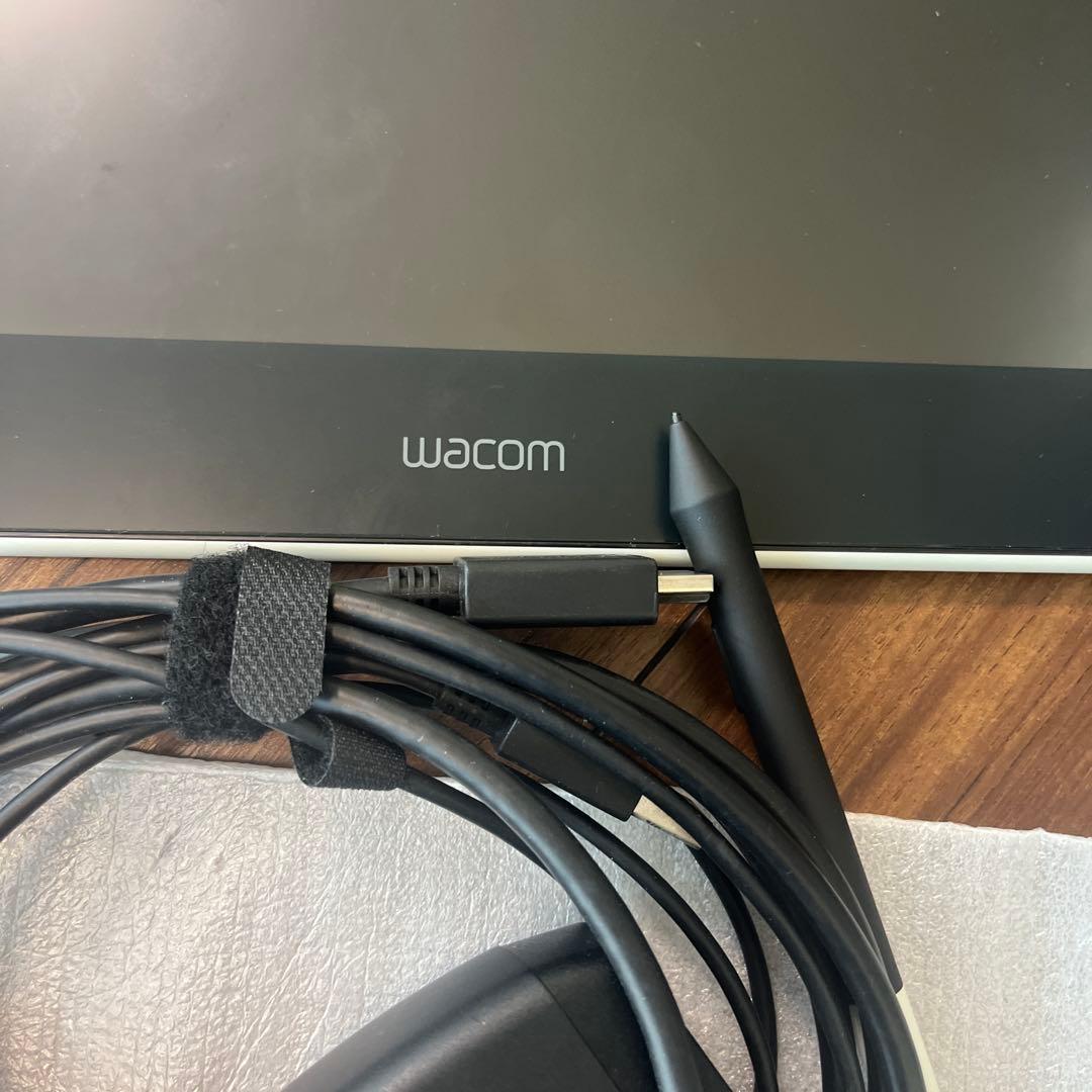 Wacom 液晶ペンタブレット 本体（箱無し）