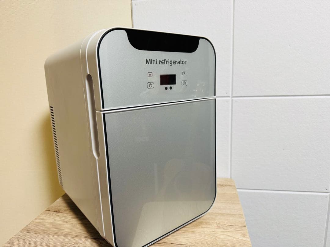 ミニ冷蔵庫　冷温庫　20L収納