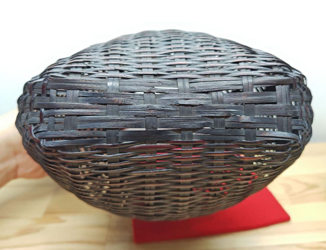 送料込【逢絢亭】茶道具 花入 花籠 花篭 唐物写 落としは竹製 篭師 鈴木竹朋斎