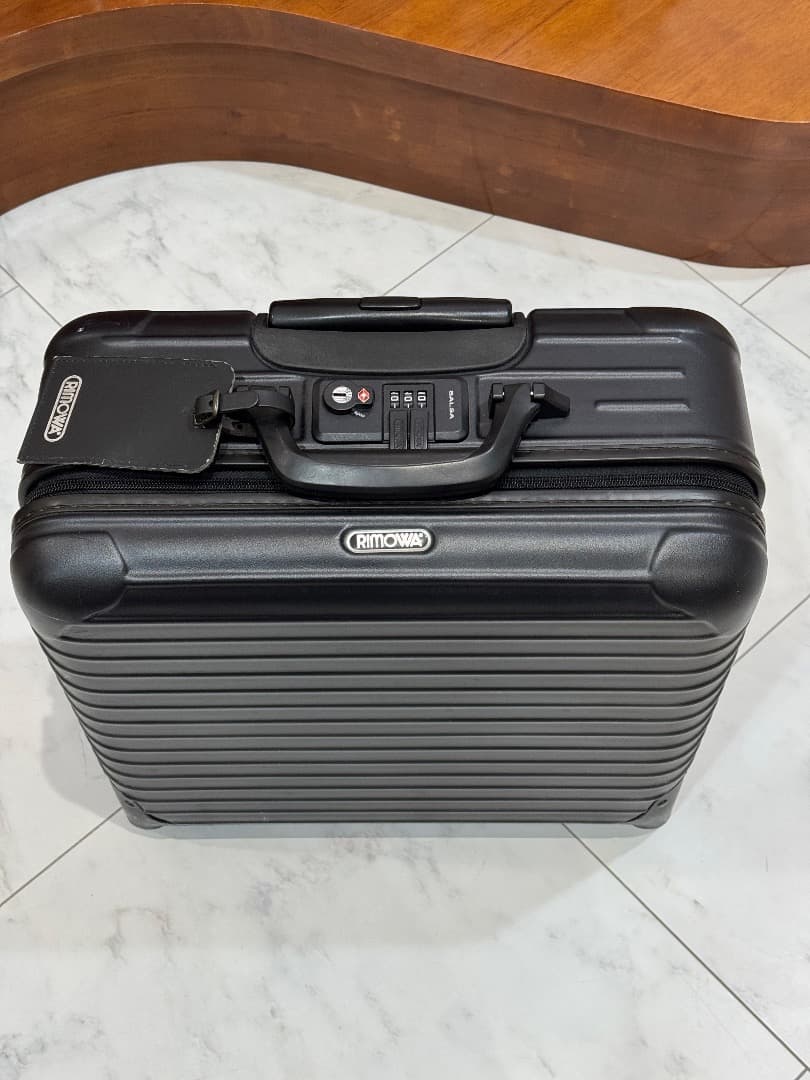 ビジネストローリー RIMOWA サルサ 黒 2輪 軽量 出張に良い機内持込可