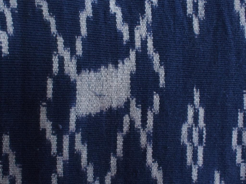 スンバ島藍染イカット