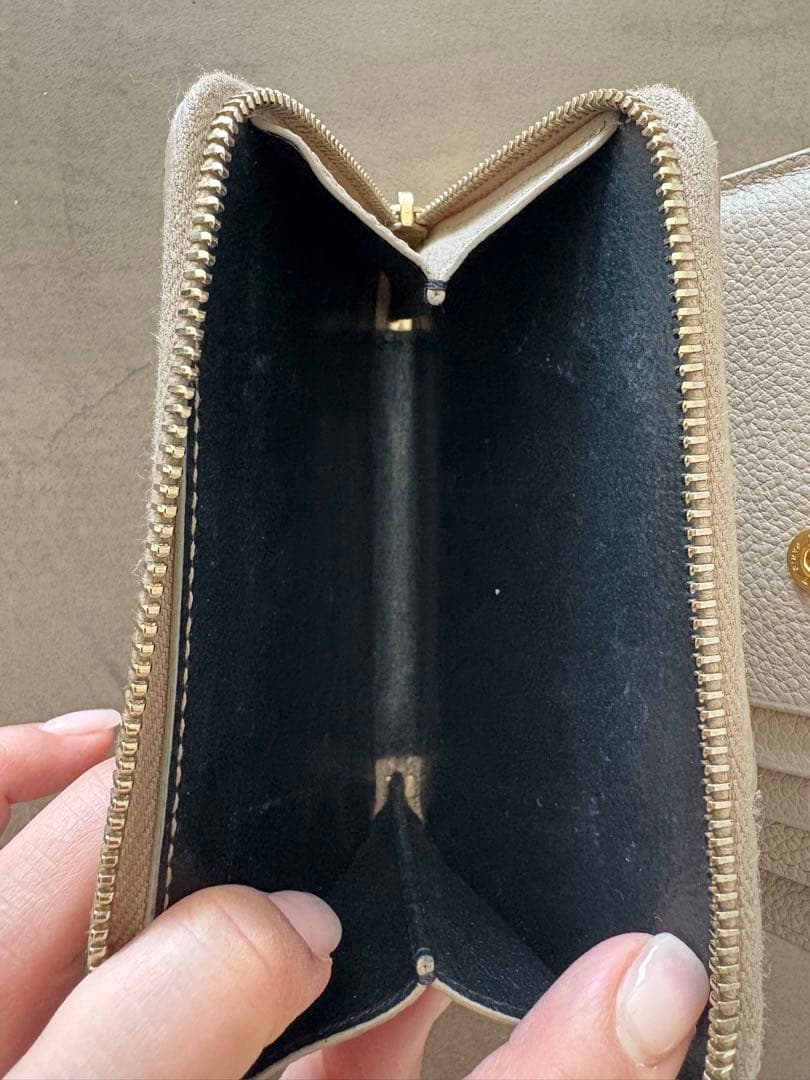 サンローラン　グレージュ　レザー 二つ折り財布