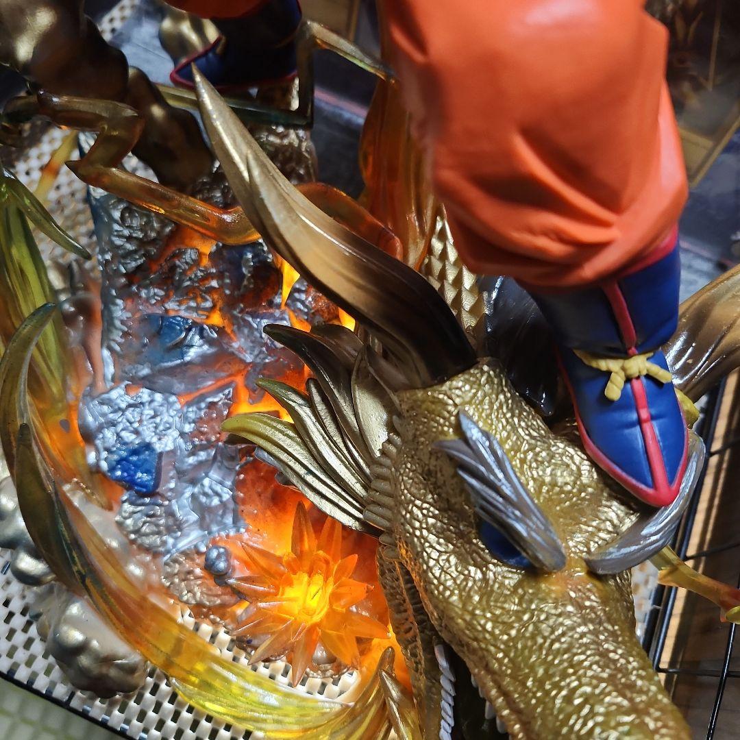 ドラゴンボール 豪華フィギュア(神龍塗装済品のみ)下からライト当てると綺麗です