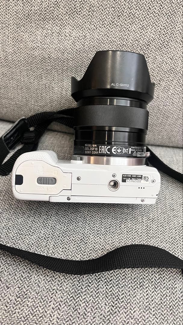 Sony a5100 f1.8/35mmレンス付き