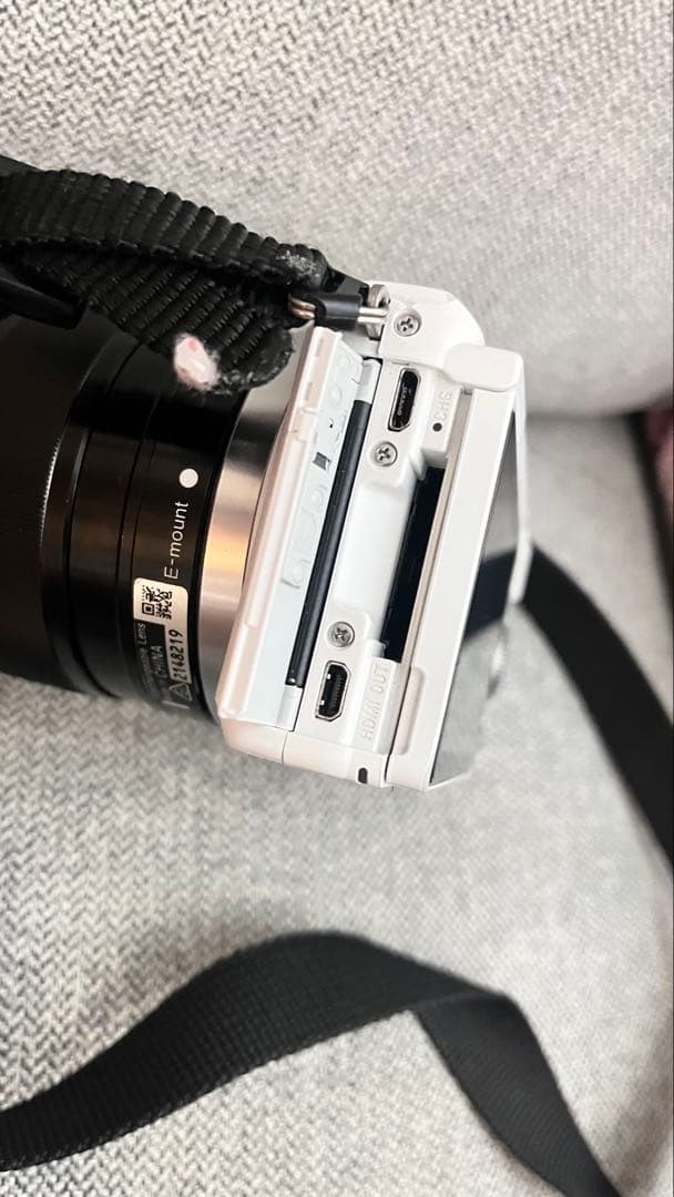 Sony a5100 f1.8/35mmレンス付き