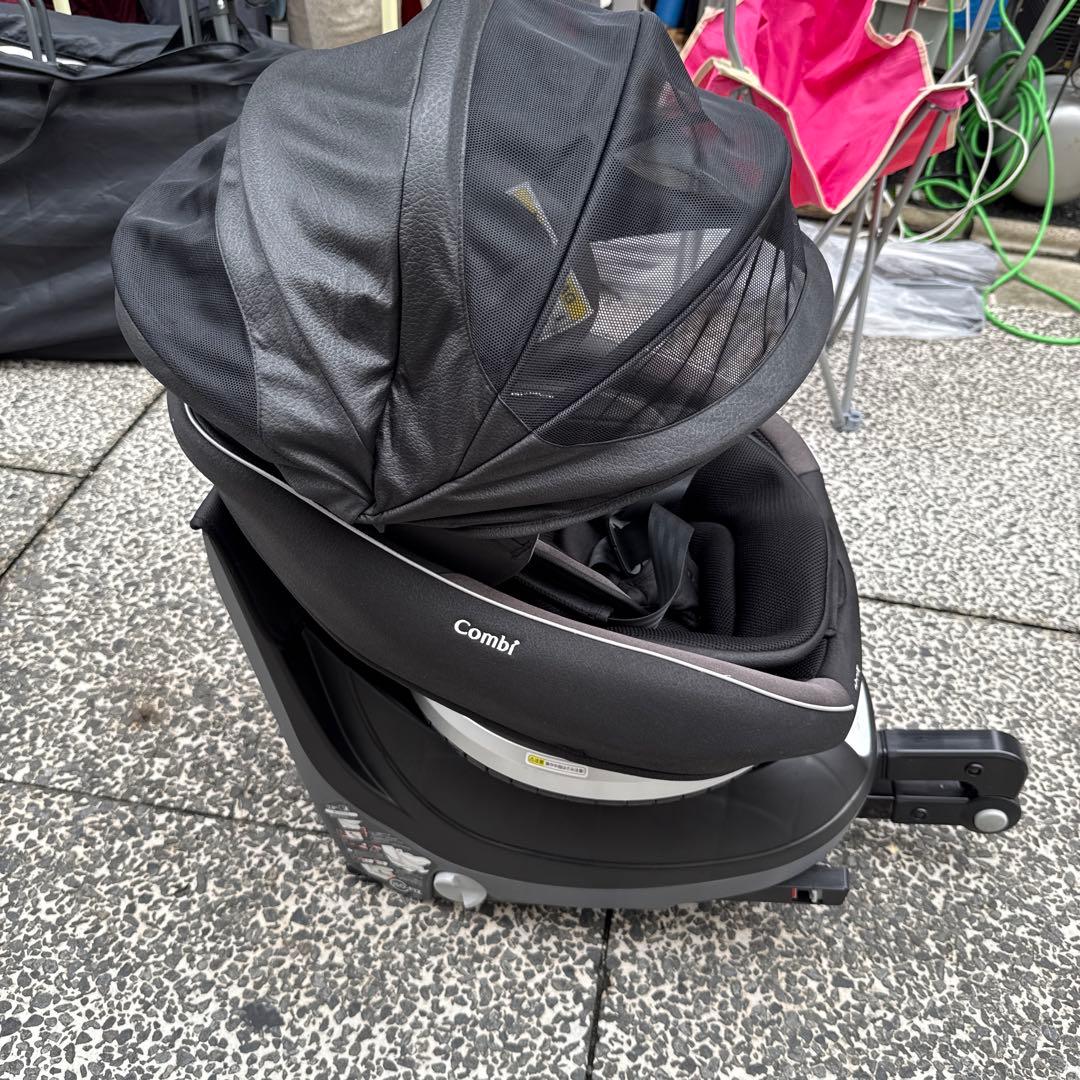 【足立区手渡しまたは、佐川急便】チャイルドシート　コンビ　アイソフィックス