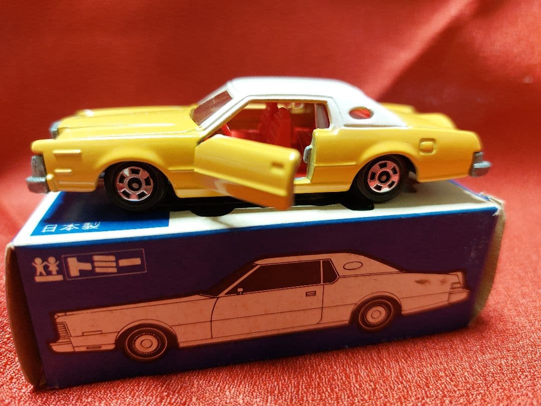 トミカ　外国車シリーズ　フォード　コンチネンタル　マークIV　SCALE1/77