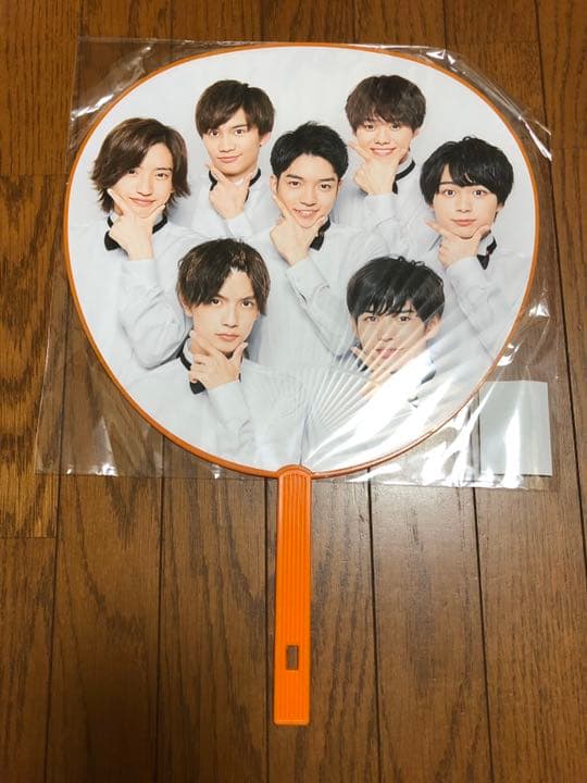 長尾謙杜　なにわ男子　団扇