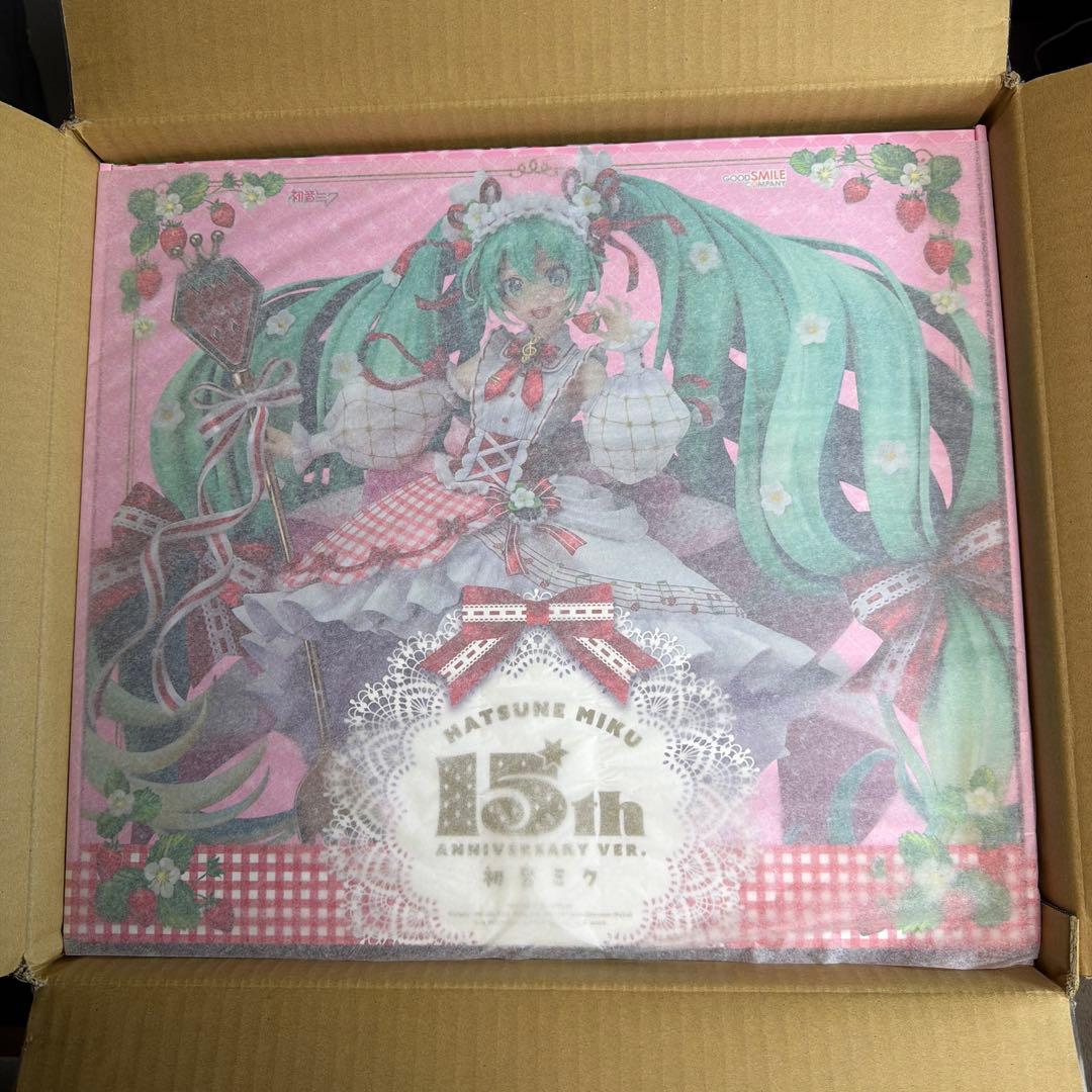 新品未開封　初音ミク15th anniversary ver.フィギュア