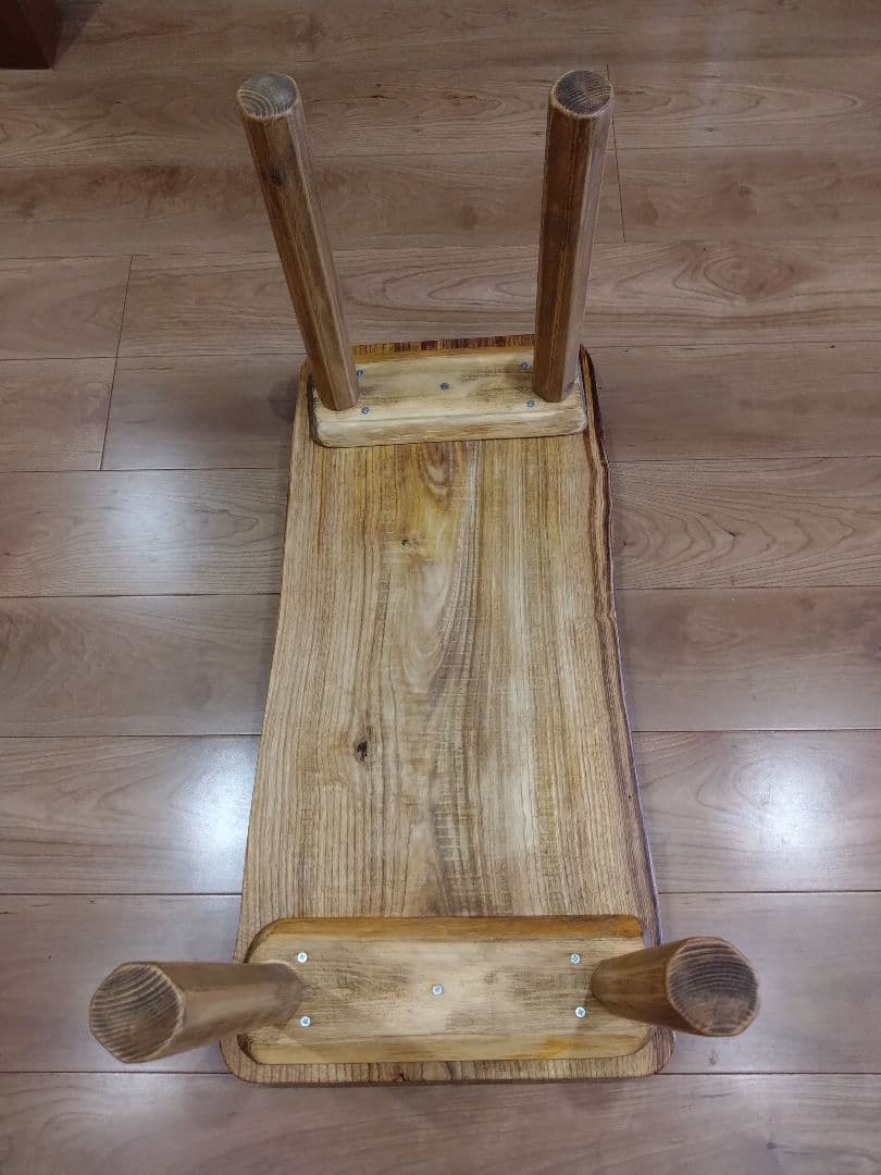 栗一枚板のテーブル⑳　桜❕栗の耳付き天板厚さ約45㎜の迫力満点、木目が綺麗