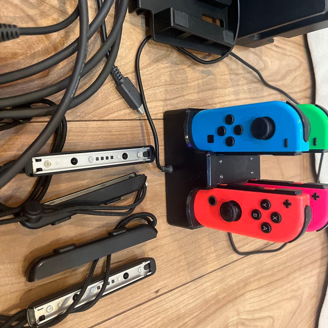 Nintendo Switch 本体 充電器・ケース付き