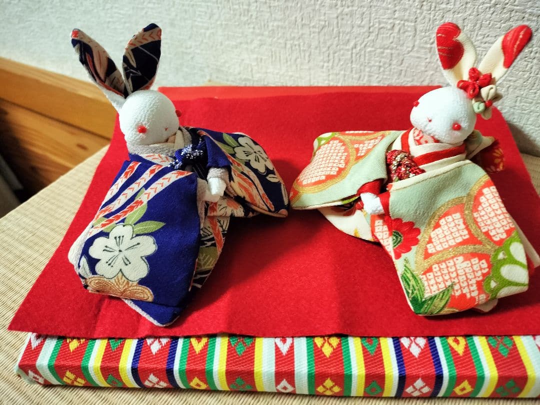 ひとぼぼページ！うさぎのお雛様三人官女！？付きで！ちりめん細工