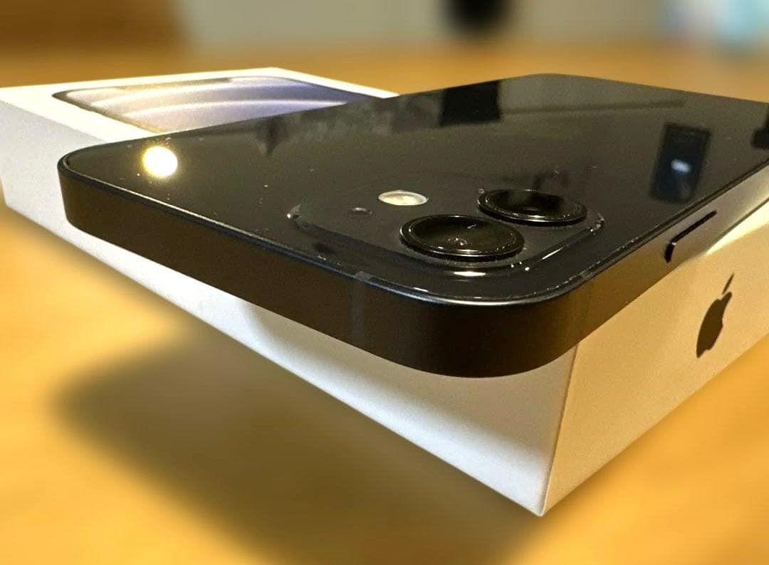 【美品】Apple iPhone12 ブラック64GB SIMフリー