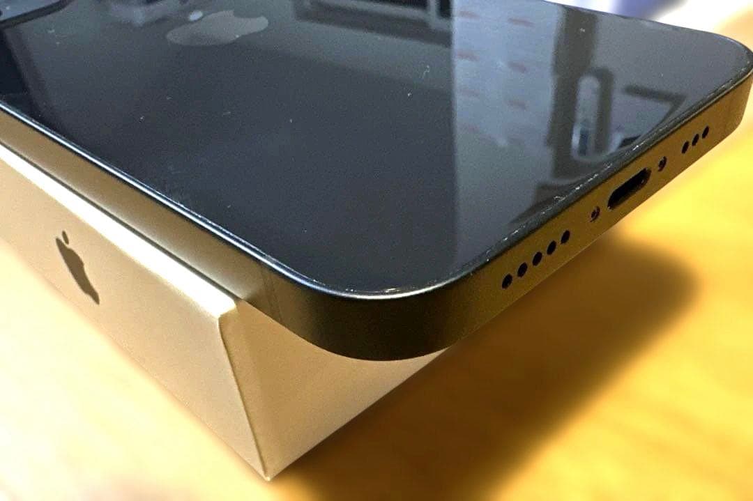 【美品】Apple iPhone12 ブラック64GB SIMフリー