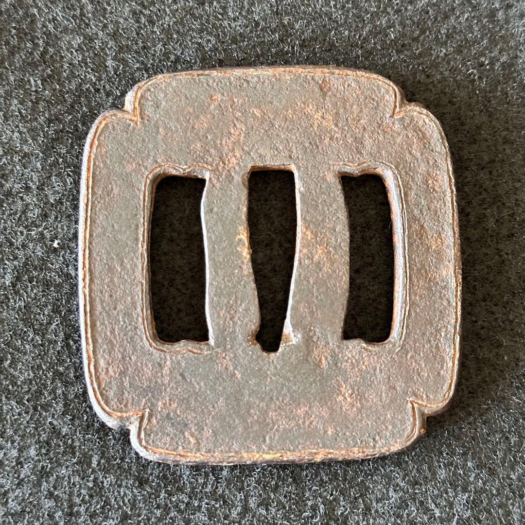 古美術　鉄地刀鍔　古刀剣装具　　時代物　25CA