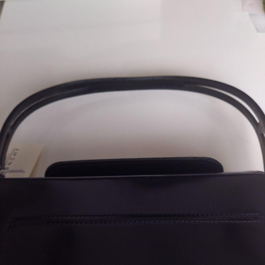 Givenchy　ハンドバッグ　フォーマル　冠婚葬祭にもOK　 ブラック