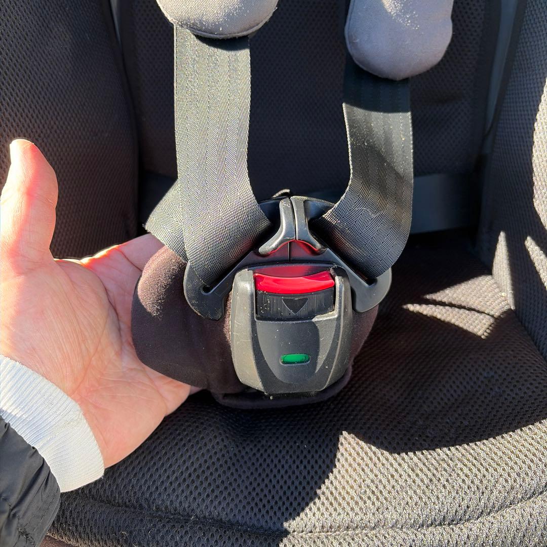 Combi 車用チャイルドシート 黒　THE Sシリーズ　ISOFIX