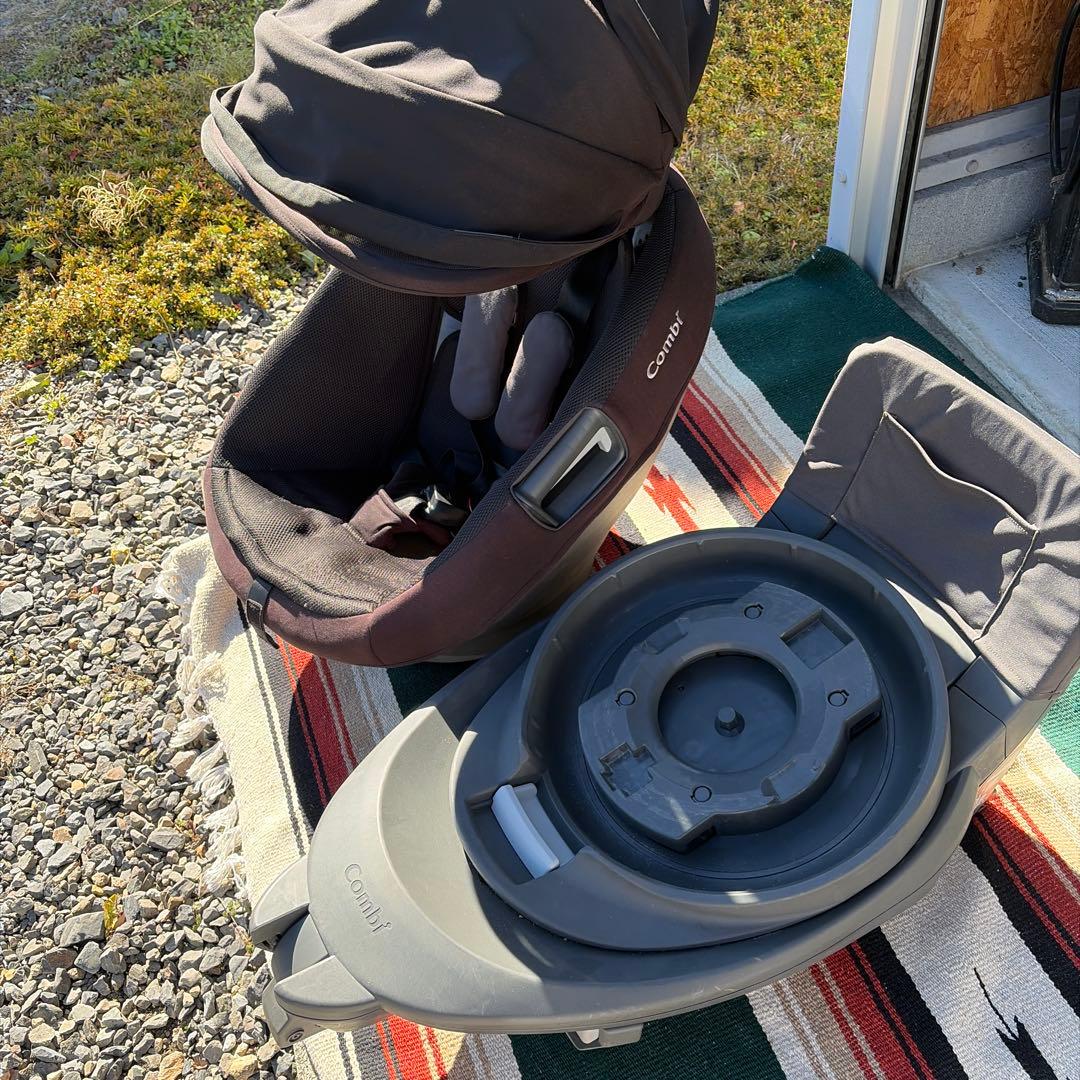 Combi 車用チャイルドシート 黒　THE Sシリーズ　ISOFIX