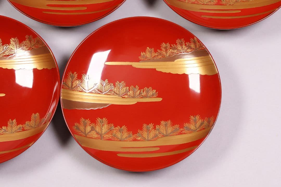 【CM228】木製漆器 若松と梅 金蒔絵 朱塗 引盃 五客 天然木 盃 杯 懐石