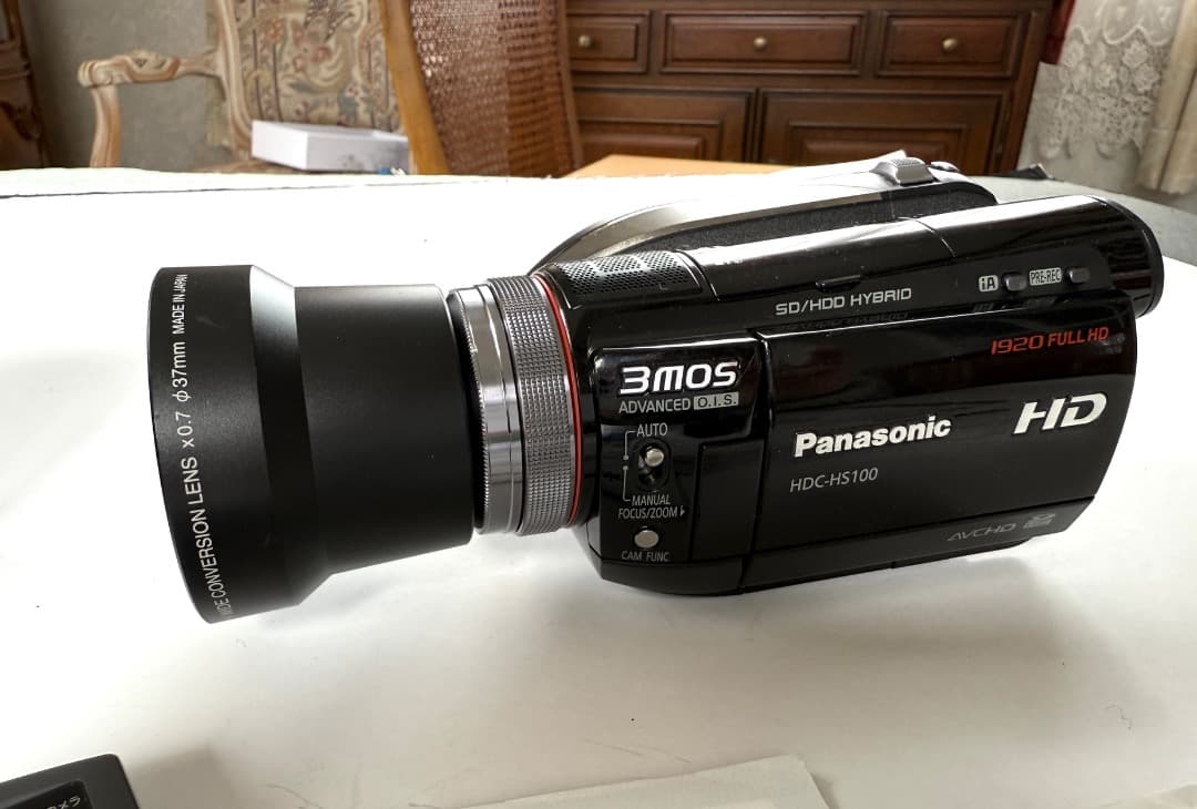 パナソニック　デジタルハイビジョンカメラHDC-HS100 広角レンズ付き