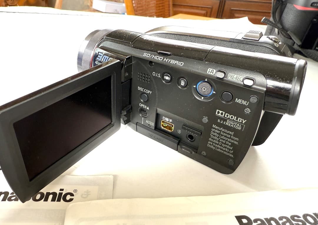 パナソニック　デジタルハイビジョンカメラHDC-HS100 広角レンズ付き