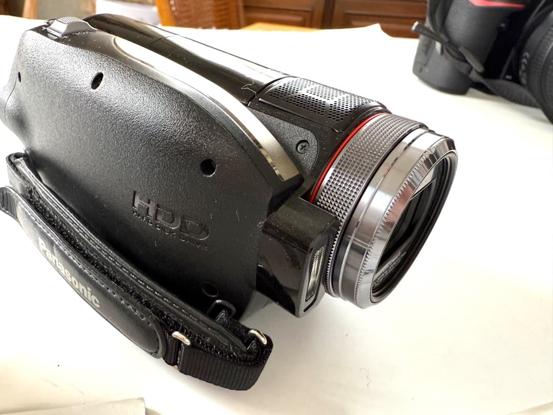 パナソニック　デジタルハイビジョンカメラHDC-HS100 広角レンズ付き