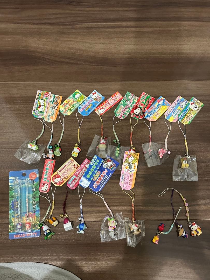 バラ売り不可　キティちゃん　根付け　ストラップ　ご当地　レア　廃盤もの多数