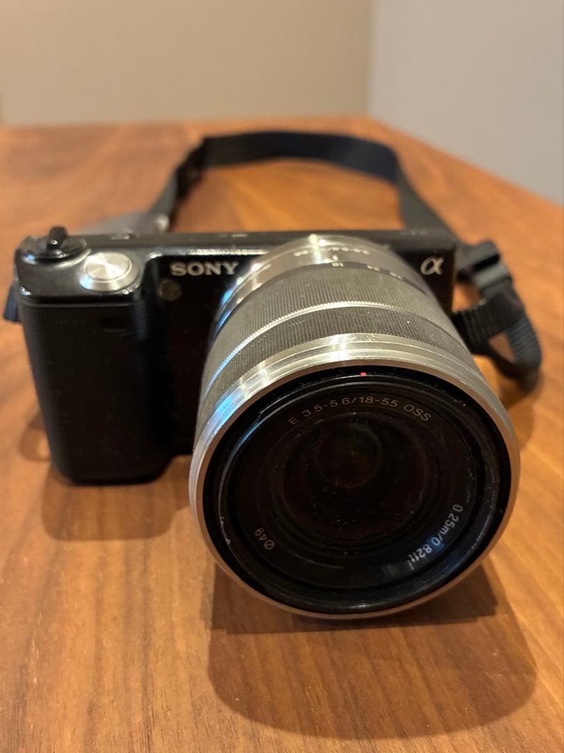 【値下げしました】ミラーレス一眼　Sony α NEX-5 デジカメ　カメラ