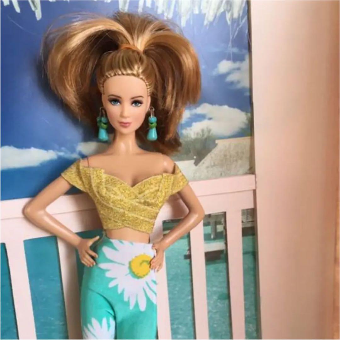 【確認用】バービー Barbie Collector Divergent